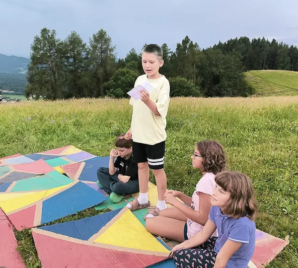 Игры в поле на свежем воздухе